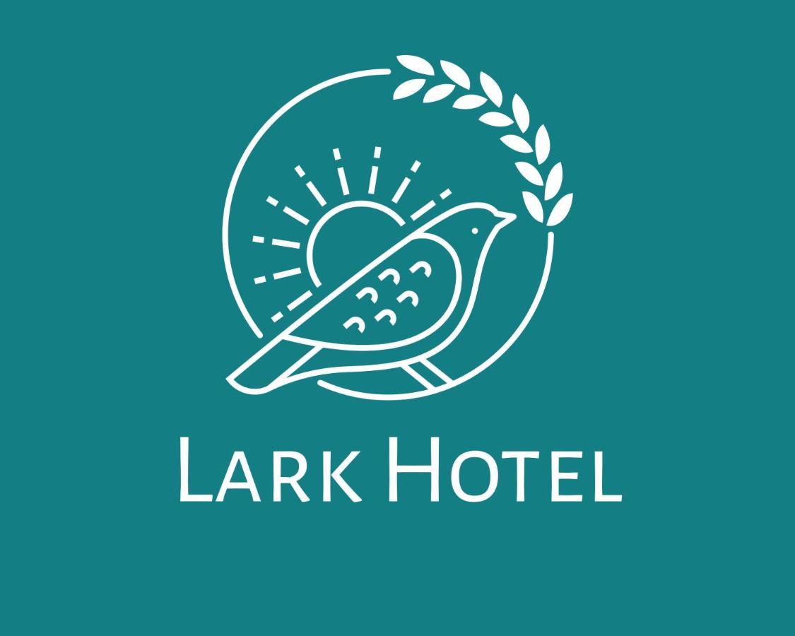 Lark Hotel دار السلام المظهر الخارجي الصورة